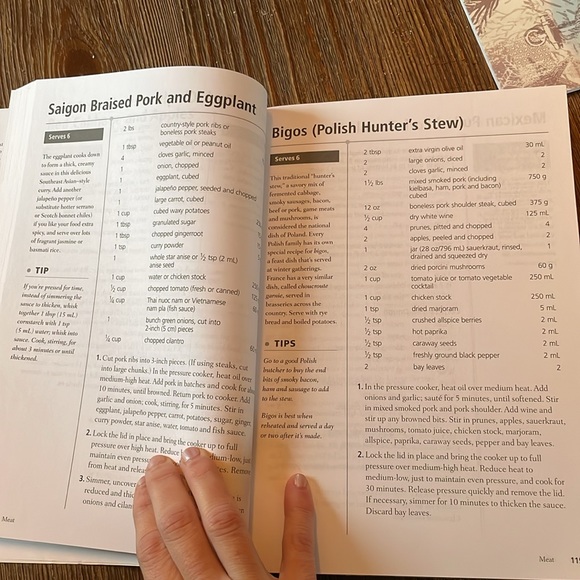 225 pressure cooker recipies by Cinda Chavich. Great gift 🎁 - Picture 4 of 4